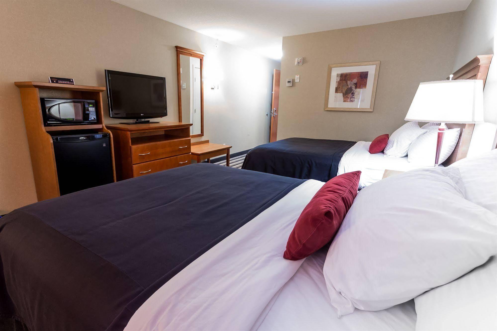 Days Inn & Suites By Wyndham Edmonton Airport Leduc Dış mekan fotoğraf