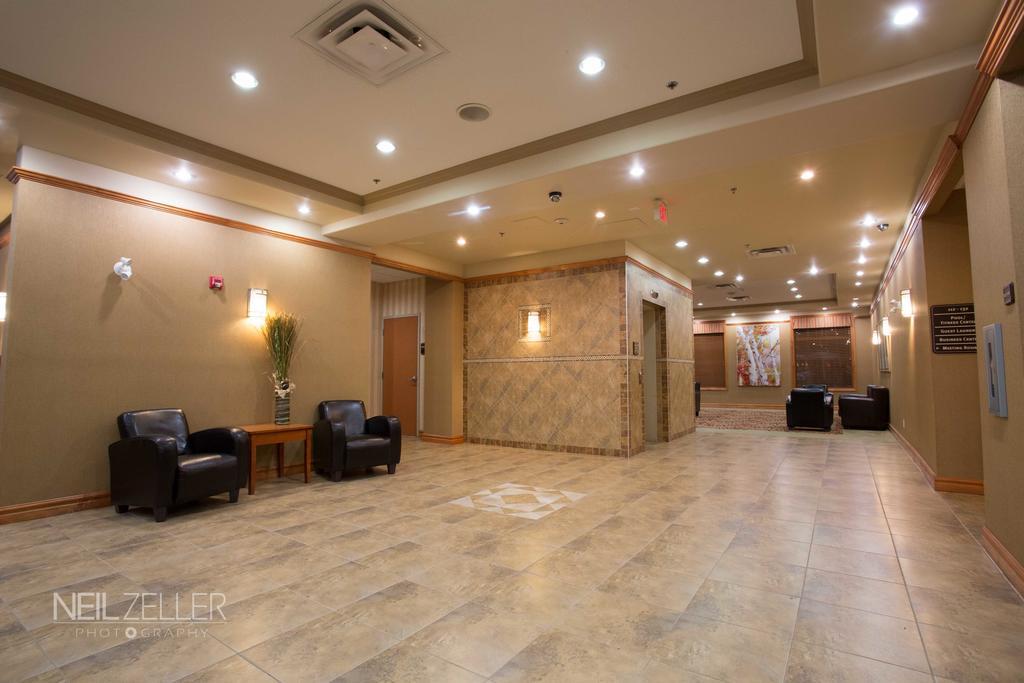 Days Inn & Suites By Wyndham Edmonton Airport Leduc Dış mekan fotoğraf
