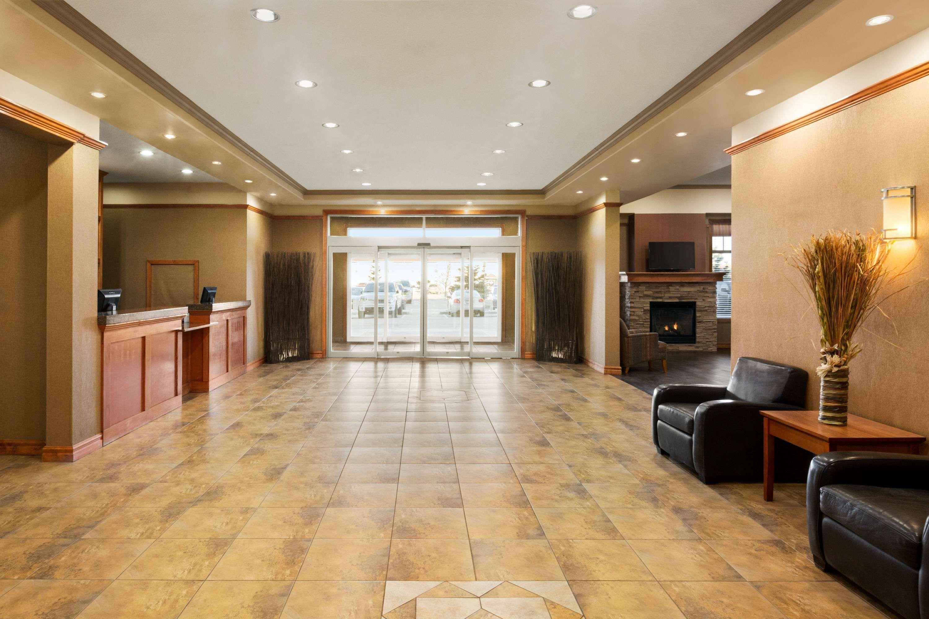 Days Inn & Suites By Wyndham Edmonton Airport Leduc Dış mekan fotoğraf