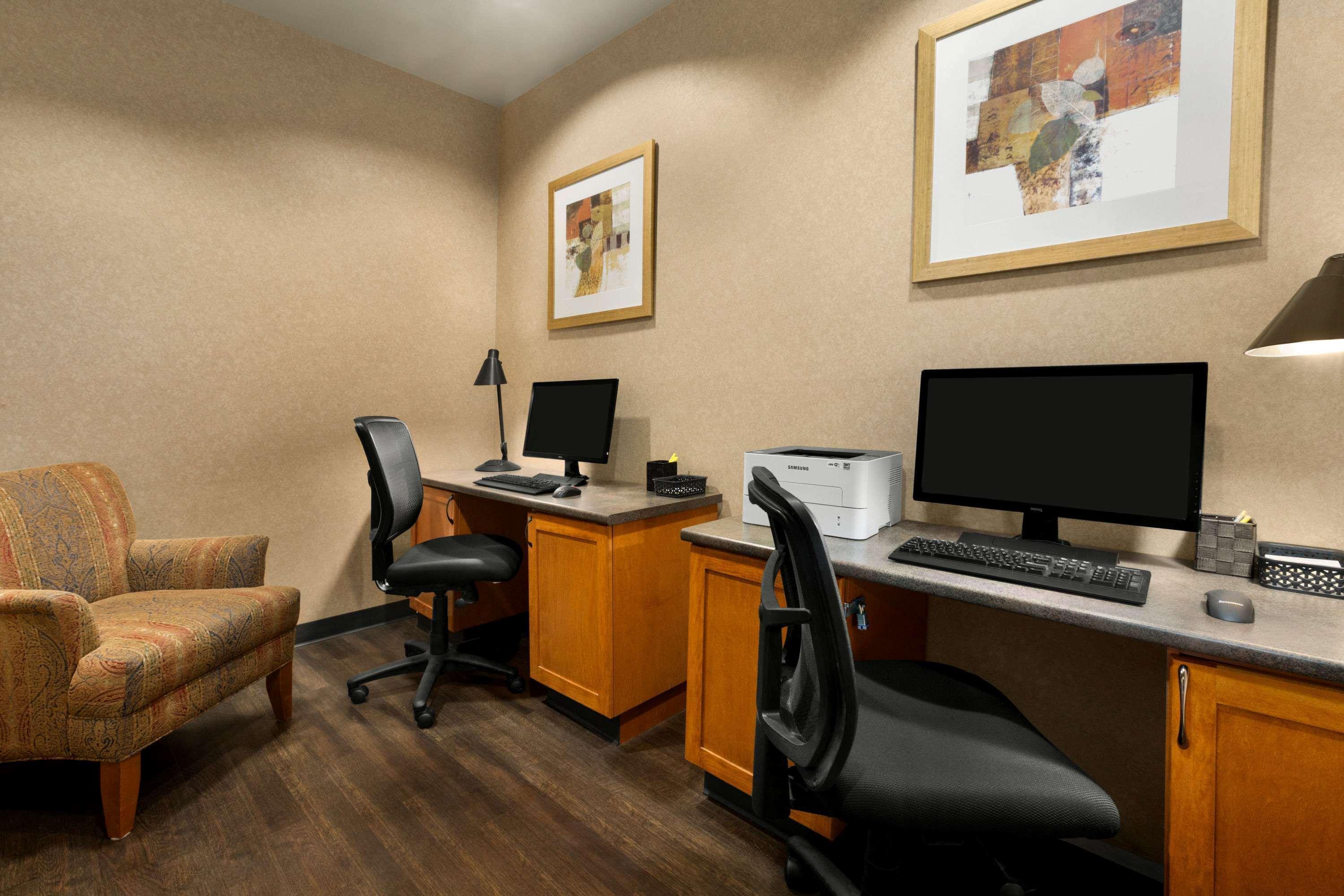 Days Inn & Suites By Wyndham Edmonton Airport Leduc Dış mekan fotoğraf