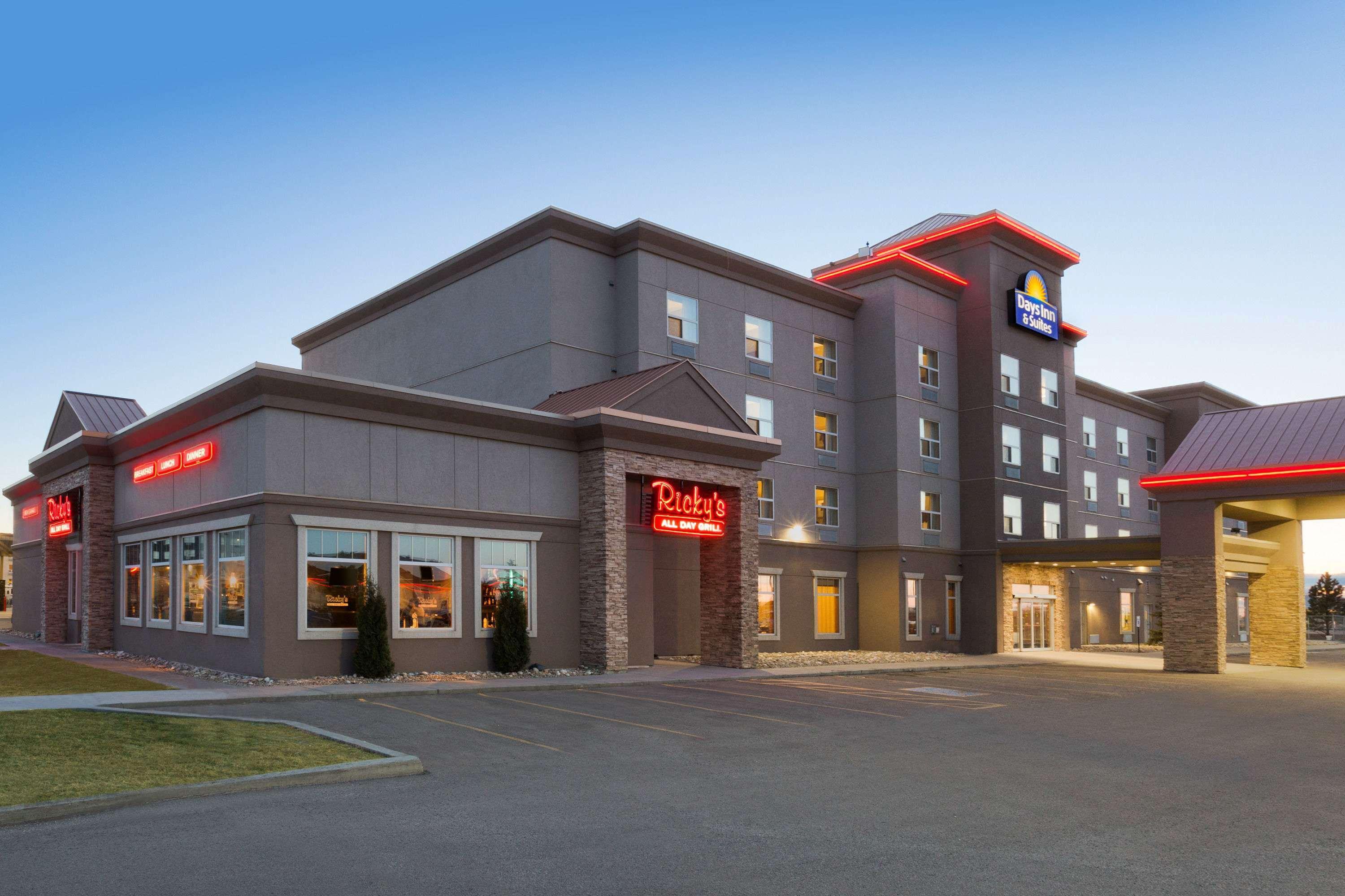 Days Inn & Suites By Wyndham Edmonton Airport Leduc Dış mekan fotoğraf