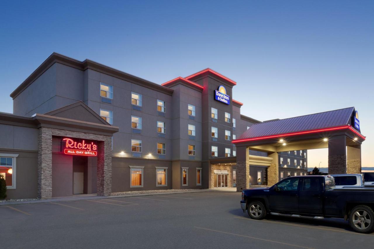 Days Inn & Suites By Wyndham Edmonton Airport Leduc Dış mekan fotoğraf